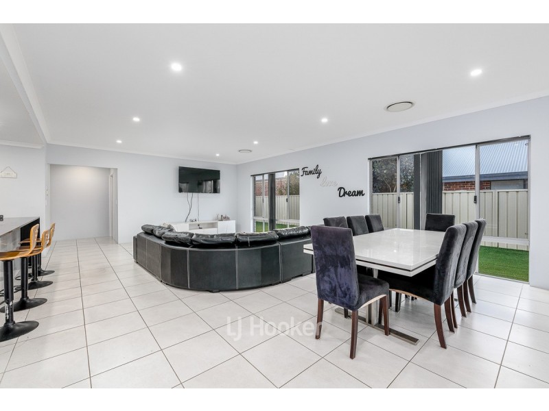 8 Ashpan Approach, West Busselton WA 6280