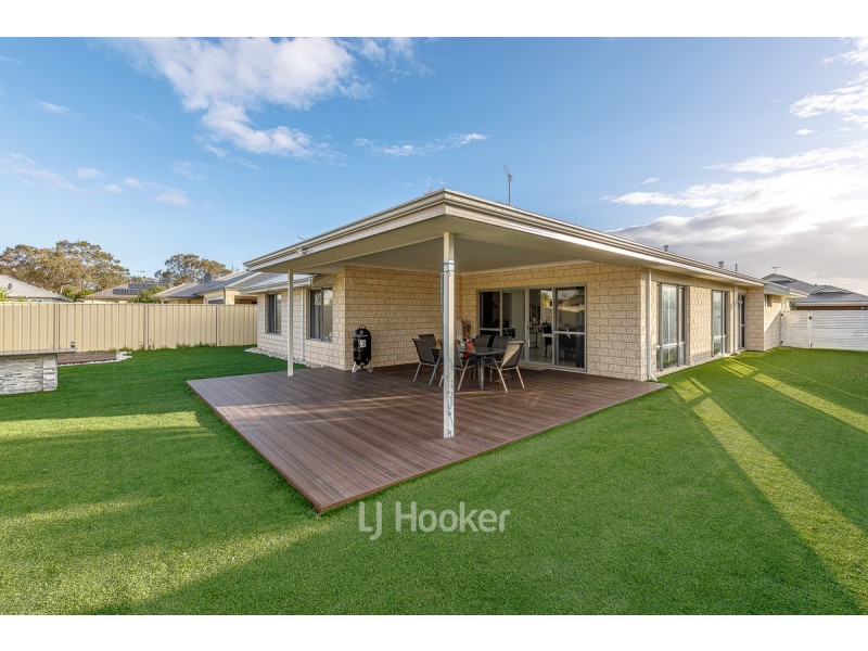 8 Ashpan Approach, West Busselton WA 6280