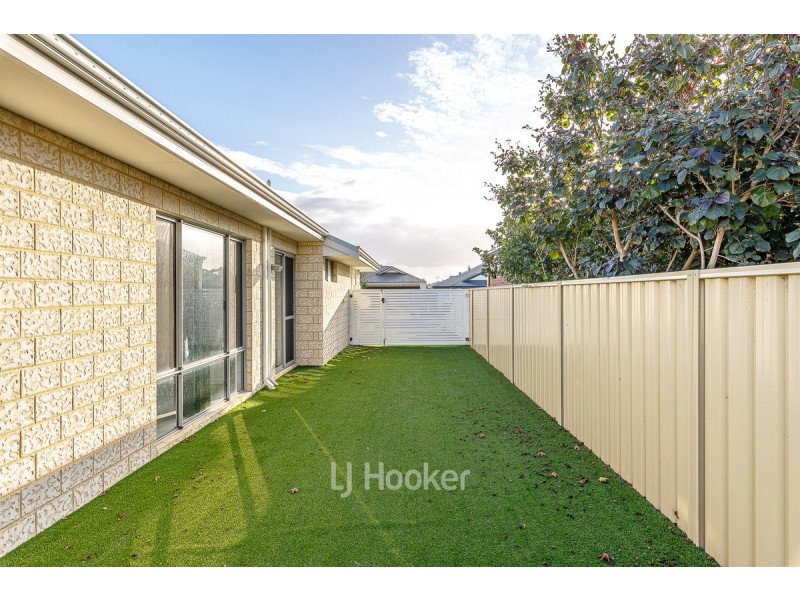 8 Ashpan Approach, West Busselton WA 6280