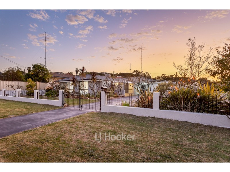 22 Murray Drive, Withers WA 6230