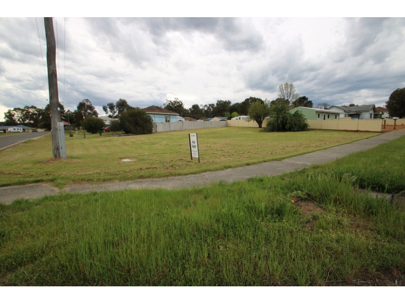 37 Moore Street, Collie WA 6225