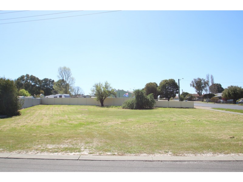 37 Moore Street, Collie WA 6225