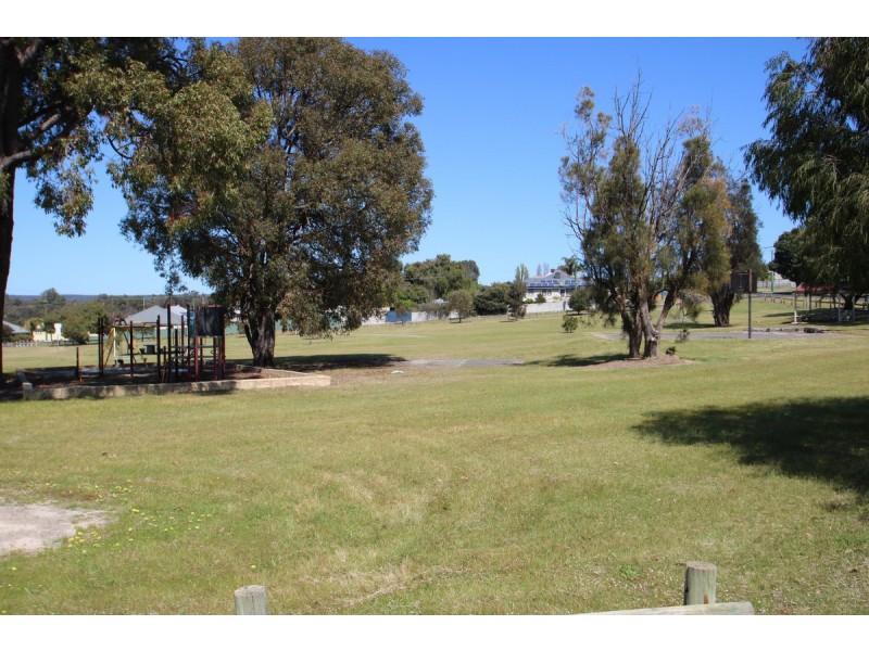 37 Moore Street, Collie WA 6225