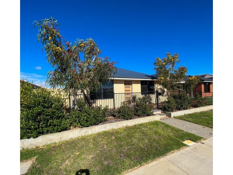 387 Parade Road, Dalyellup WA 6230