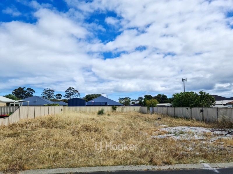 4 Barrett Street, Capel WA 6271