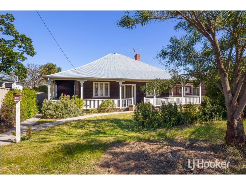 11 Hutton Street, Collie WA 6225