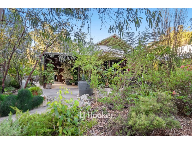 17 Grosmont Glade, Leschenault WA 6233