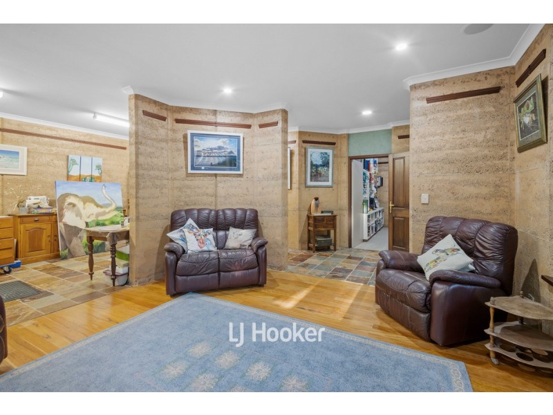 17 Grosmont Glade, Leschenault WA 6233