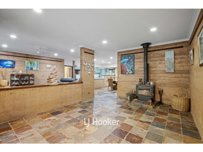 17 Grosmont Glade, Leschenault WA 6233