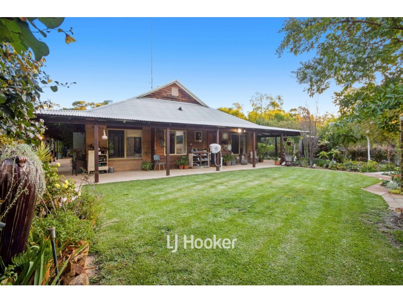 17 Grosmont Glade, Leschenault WA 6233