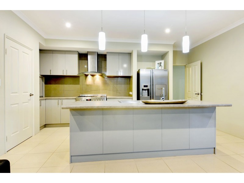 11 Electra Lane, Australind WA 6233