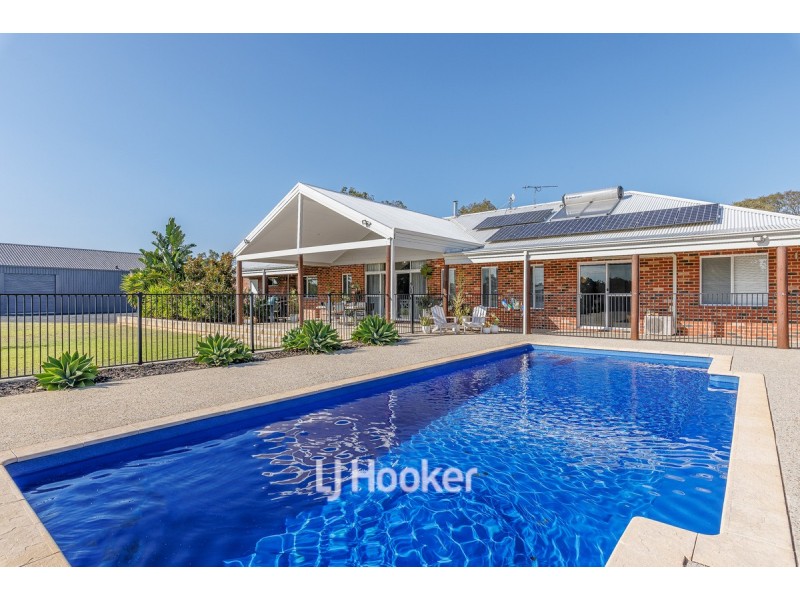 8 Summerhill Drive, Dardanup West WA 6236