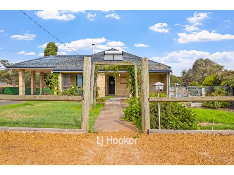 13 Davis Street, Collie WA 6225