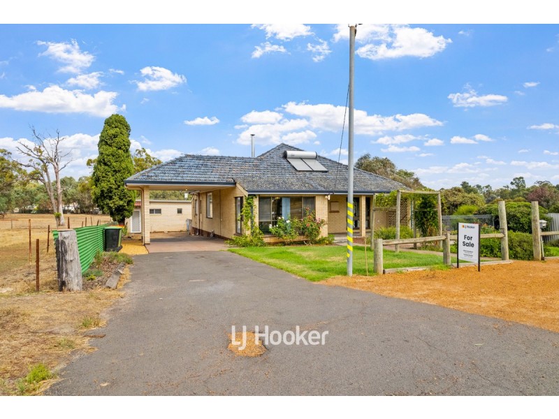 13 Davis Street, Collie WA 6225