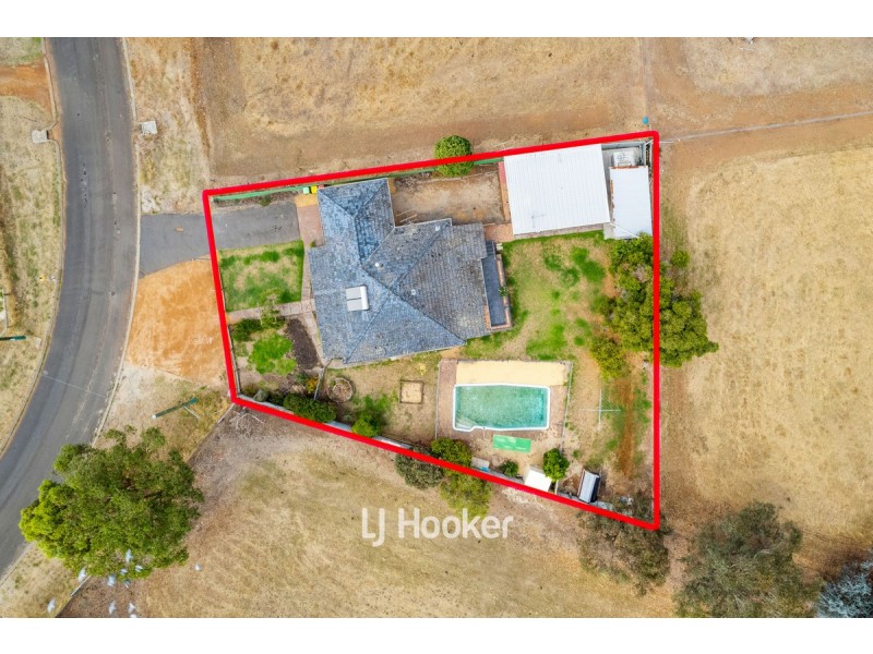 13 Davis Street, Collie WA 6225