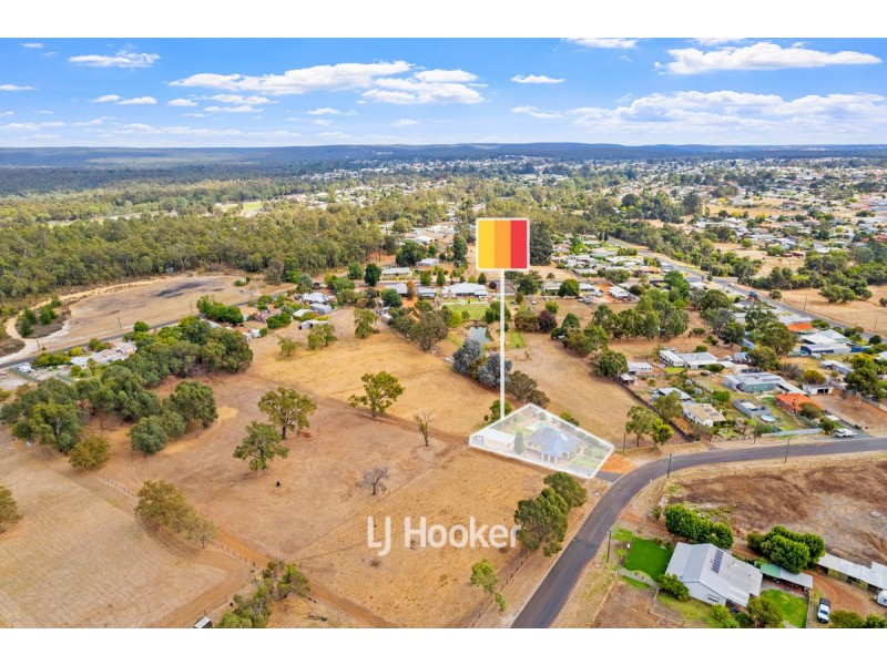 13 Davis Street, Collie WA 6225