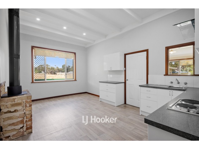 13 Davis Street, Collie WA 6225