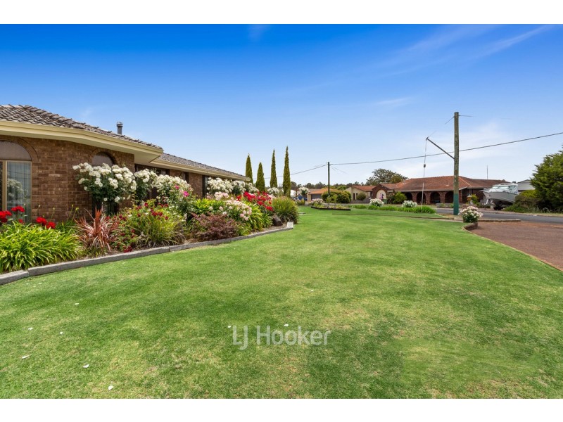 61 Bucktin Street, Collie WA 6225