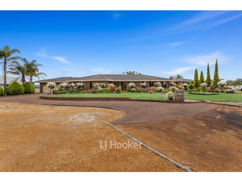 61 Bucktin Street, Collie WA 6225