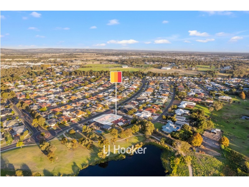 61 Braidwood Drive, Australind WA 6233