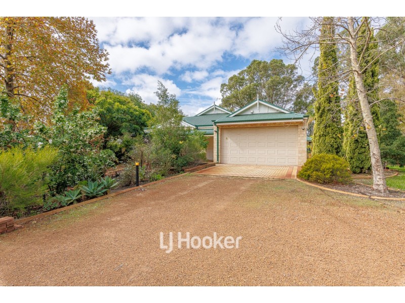 8 Midwater Court, Leschenault WA 6233