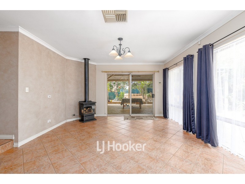 8 Midwater Court, Leschenault WA 6233