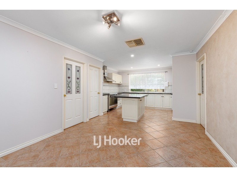 8 Midwater Court, Leschenault WA 6233