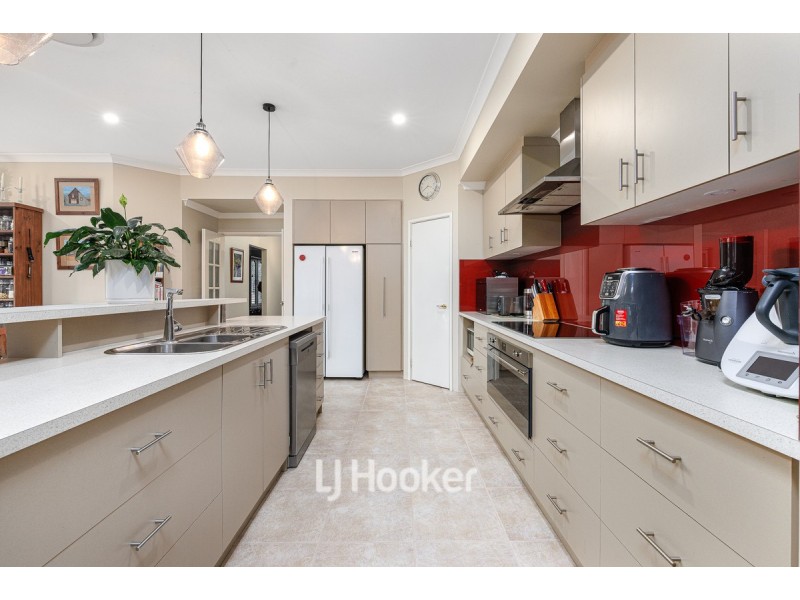 6 Warut Way, Dalyellup WA 6230