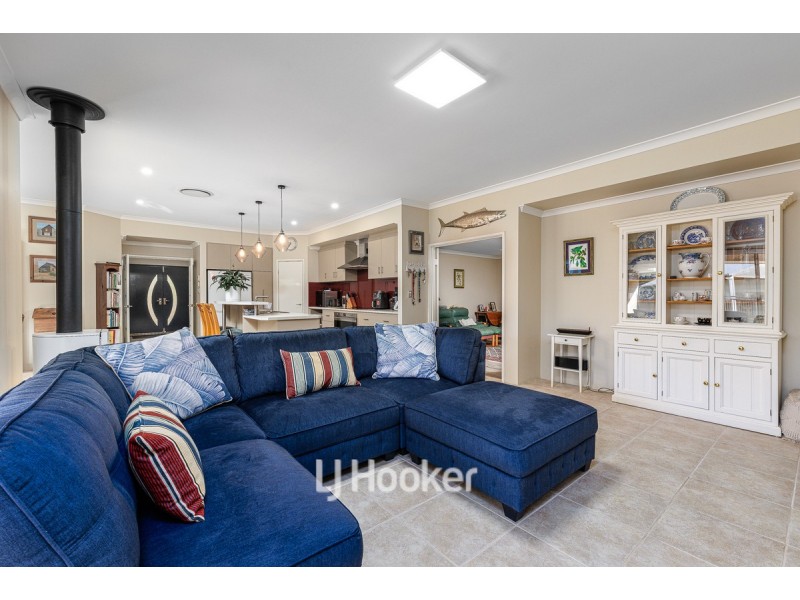 6 Warut Way, Dalyellup WA 6230