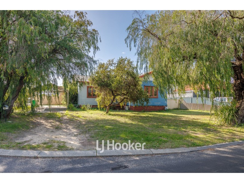 22 Nuytsia Avenue, Carey Park WA 6230