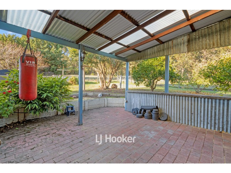 14 Davis Street, Collie WA 6225