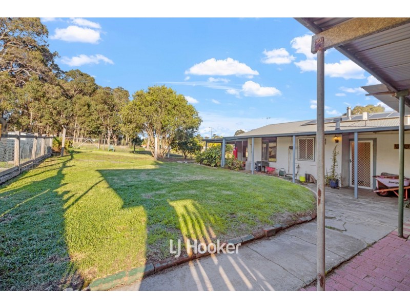 14 Davis Street, Collie WA 6225