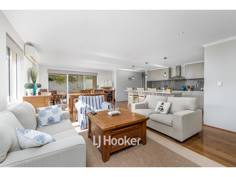 4/1 Heavenly Court, Australind WA 6233