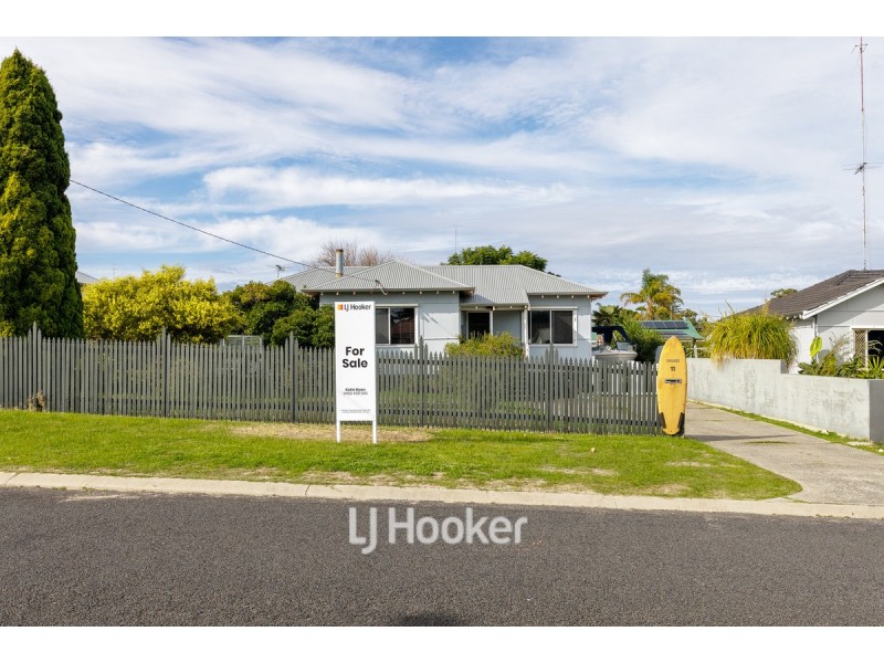 11 Moolyeen Road, Carey Park WA 6230