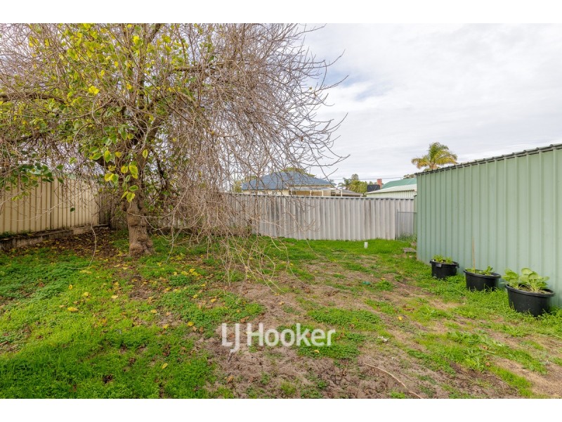 11 Moolyeen Road, Carey Park WA 6230