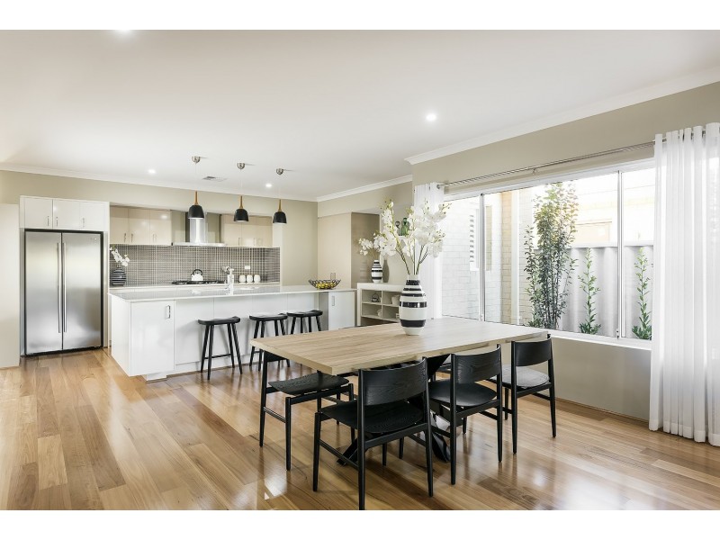 2 Bluff Road, Dalyellup WA 6230