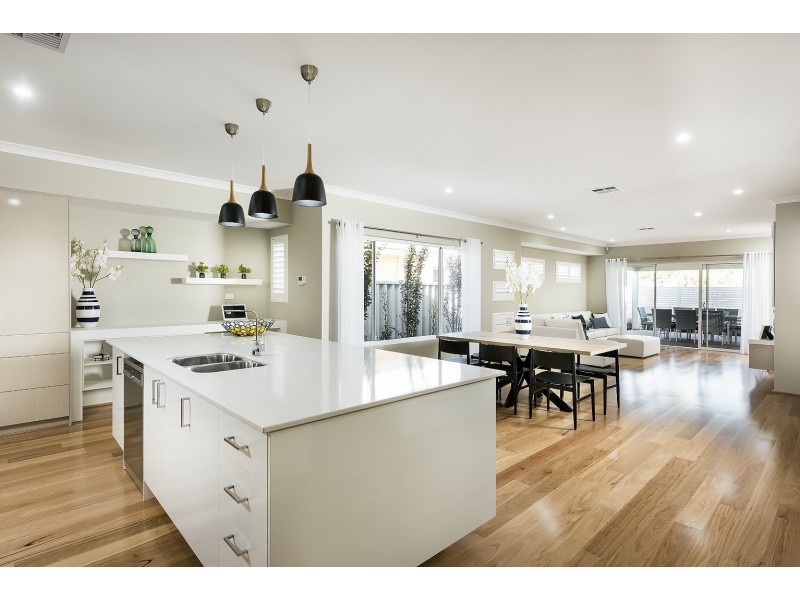 2 Bluff Road, Dalyellup WA 6230