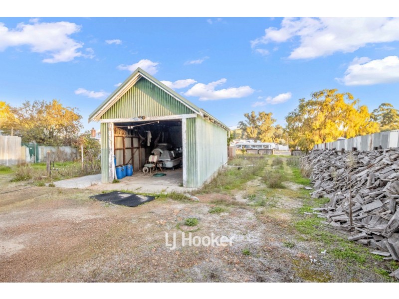 18 Moira Road, Collie WA 6225