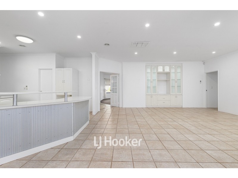 16 Lawson Road, Dalyellup WA 6230