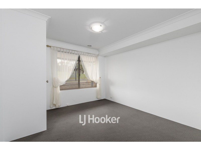 16 Lawson Road, Dalyellup WA 6230