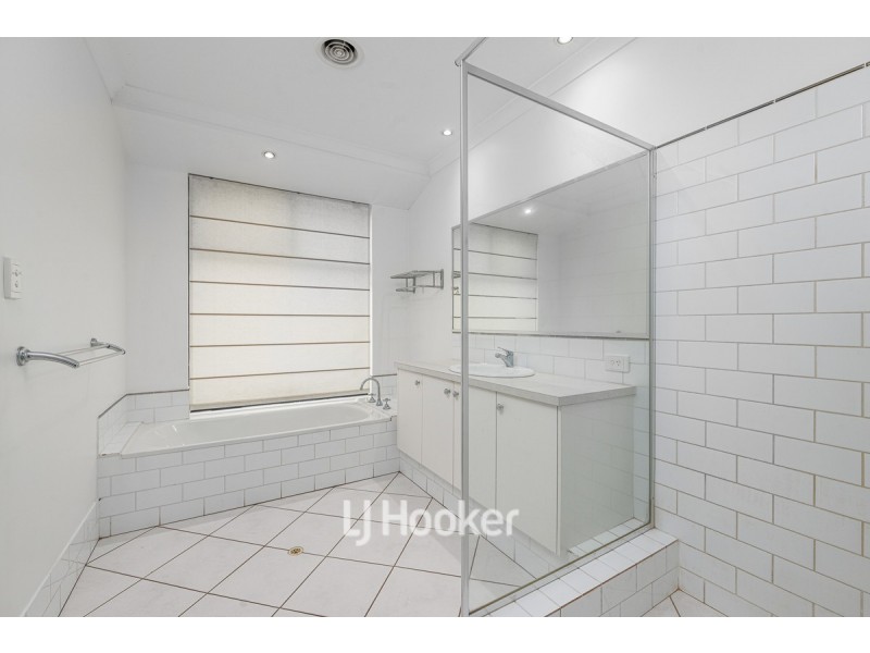 16 Lawson Road, Dalyellup WA 6230