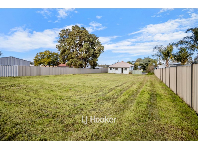 33 Simpson Street, Collie WA 6225