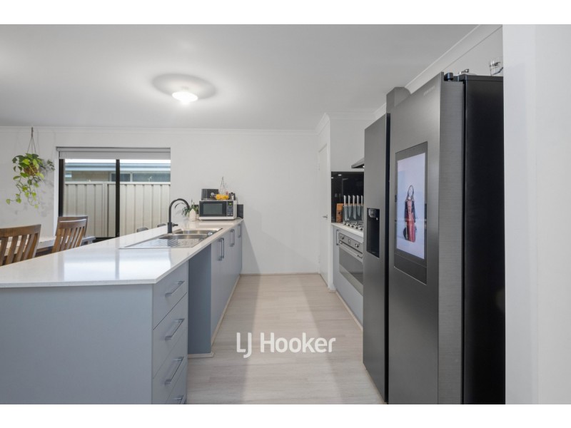 11 Dresden Road, Dalyellup WA 6230