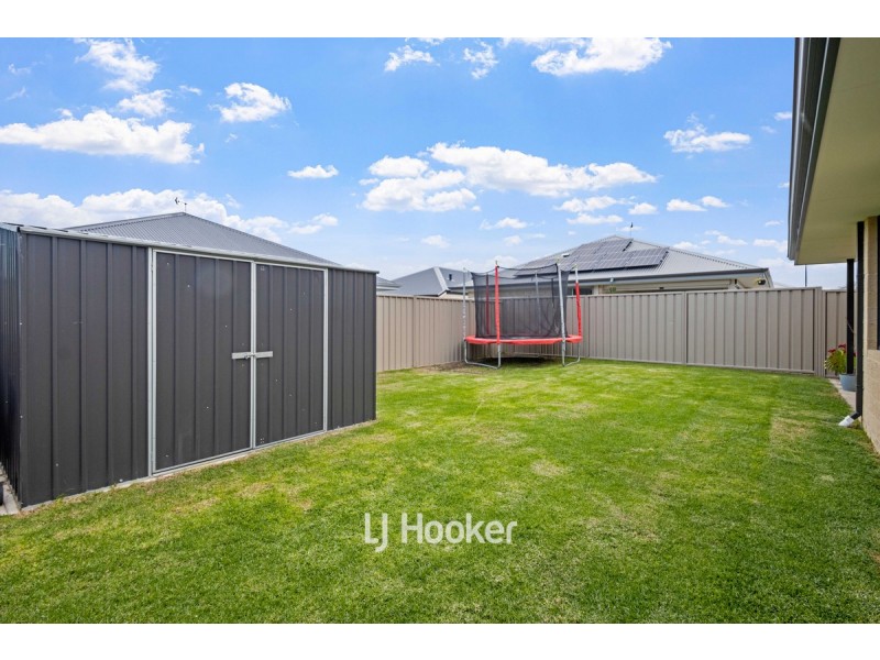 11 Dresden Road, Dalyellup WA 6230