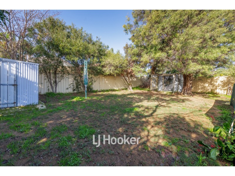35 Nalbarra Drive, Usher WA 6230