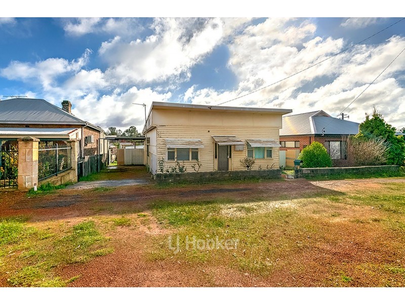 22 Wittenoom Street, Collie WA 6225