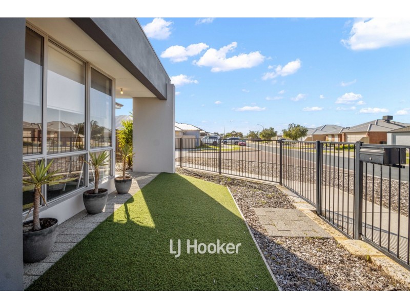 16 Tiffany Centre, Dalyellup WA 6230