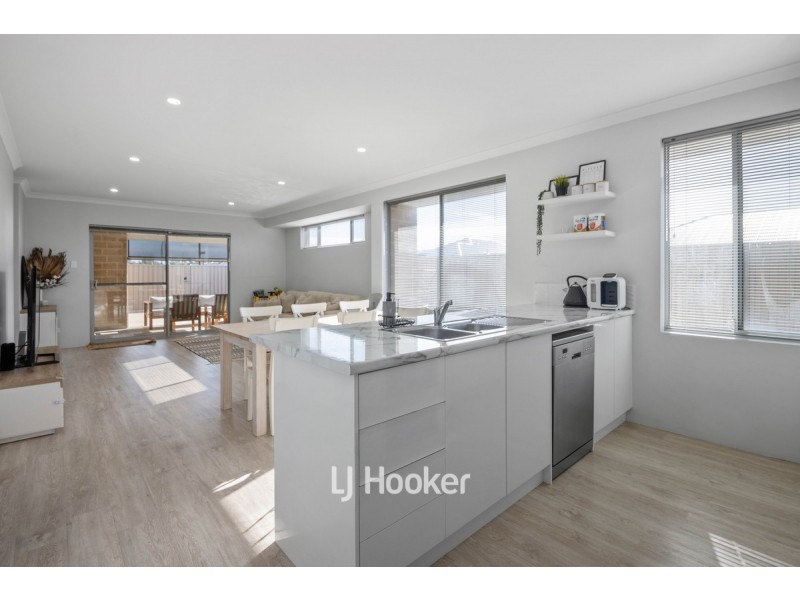 16 Tiffany Centre, Dalyellup WA 6230