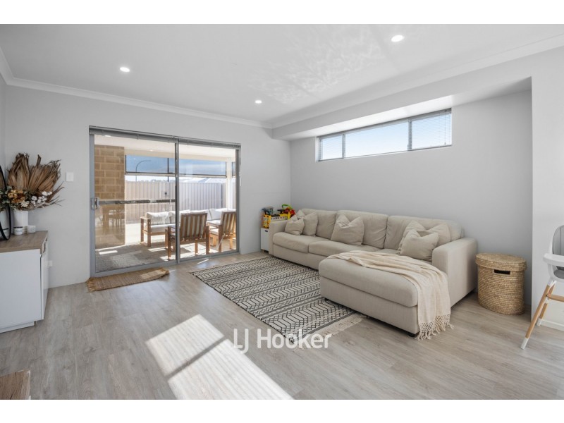 16 Tiffany Centre, Dalyellup WA 6230