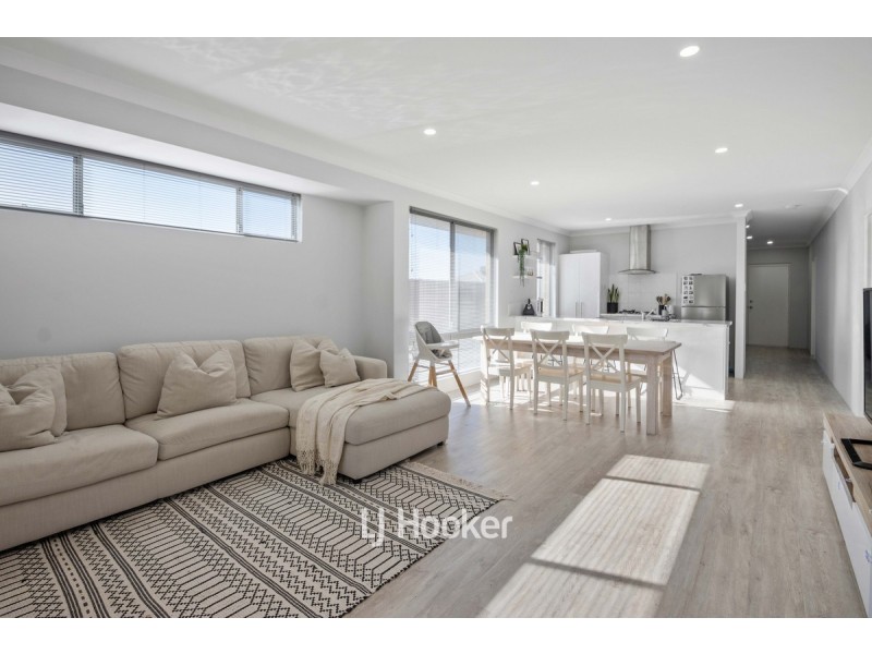 16 Tiffany Centre, Dalyellup WA 6230